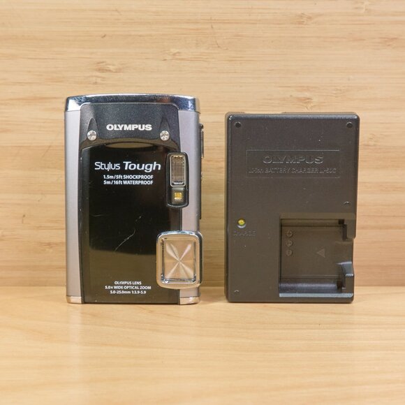 Olympus Stylus, Tough 6020, 14 MP, Digital Camera, 5x Optical Zoom, Shockproof C - Picture 1 of 9